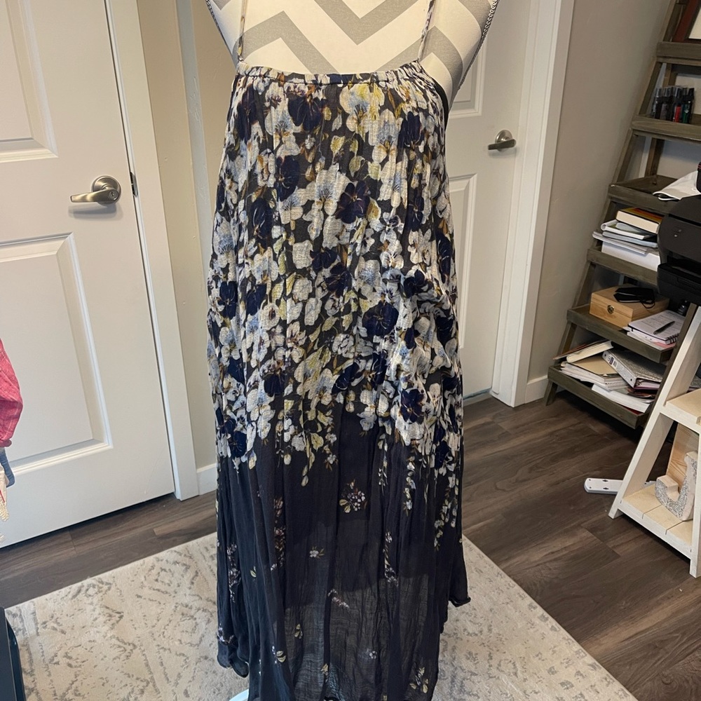 Cabi summer floral dress with pockets